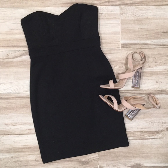 Forever 21 Dresses & Skirts - ✨ Forever21 strapless little black dress ✨